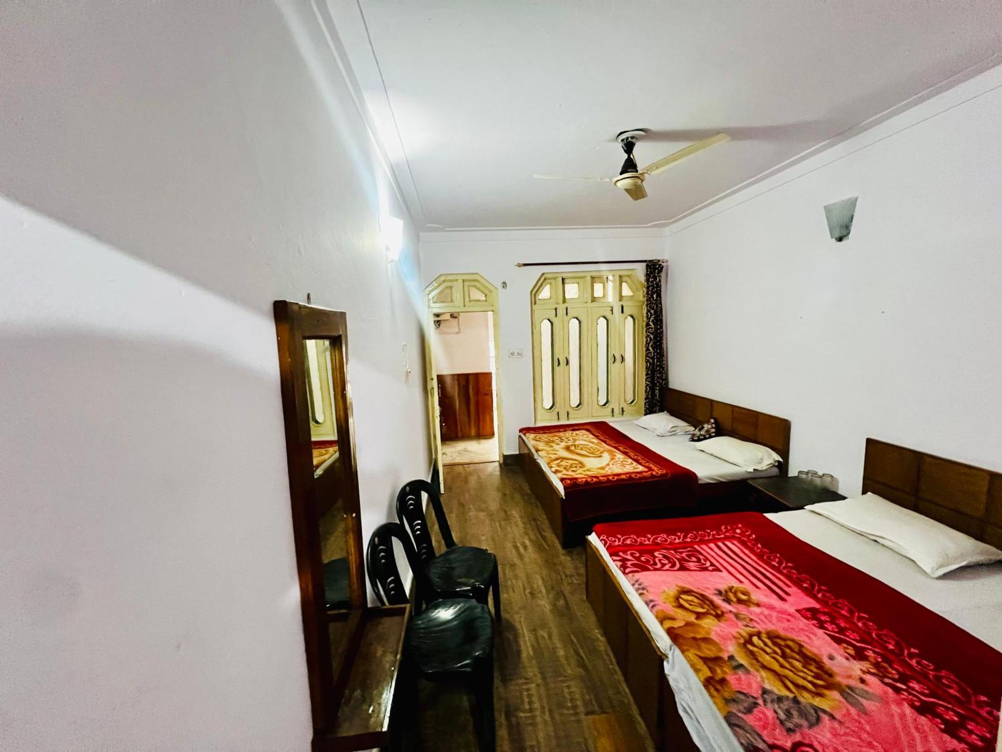 Inder Palace Barkot Bagian luar foto