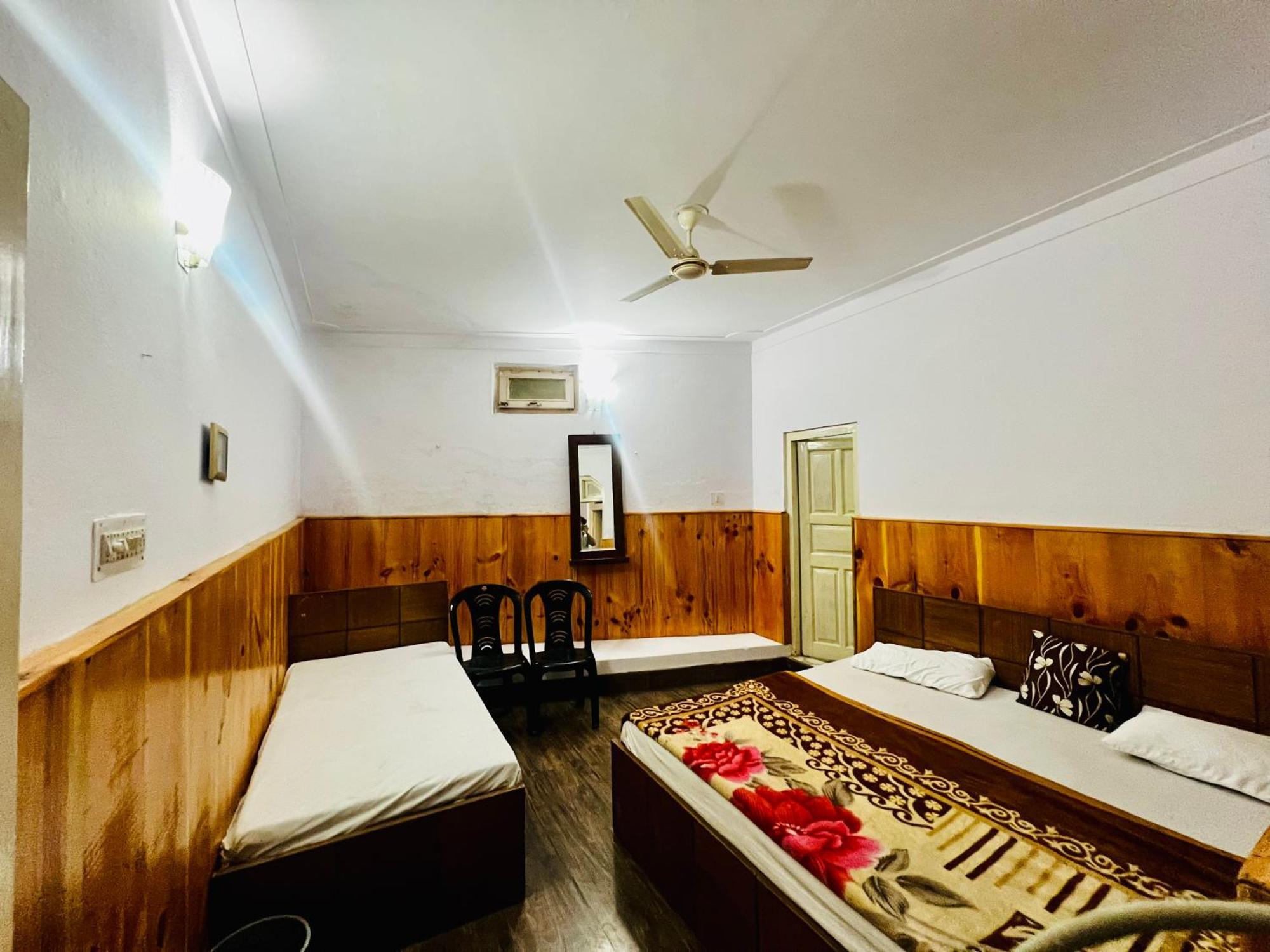 Inder Palace Barkot Bagian luar foto