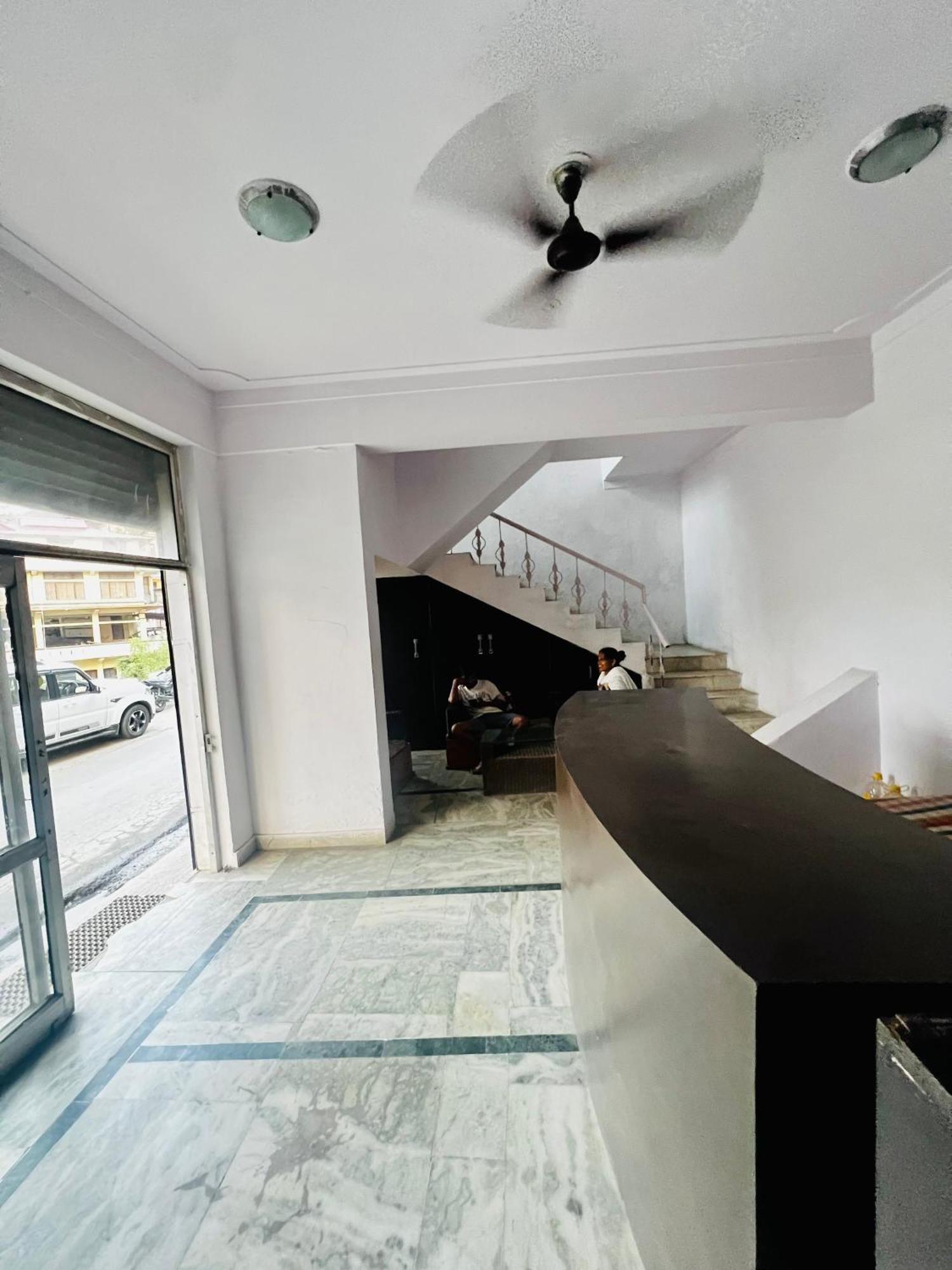 Inder Palace Barkot Bagian luar foto