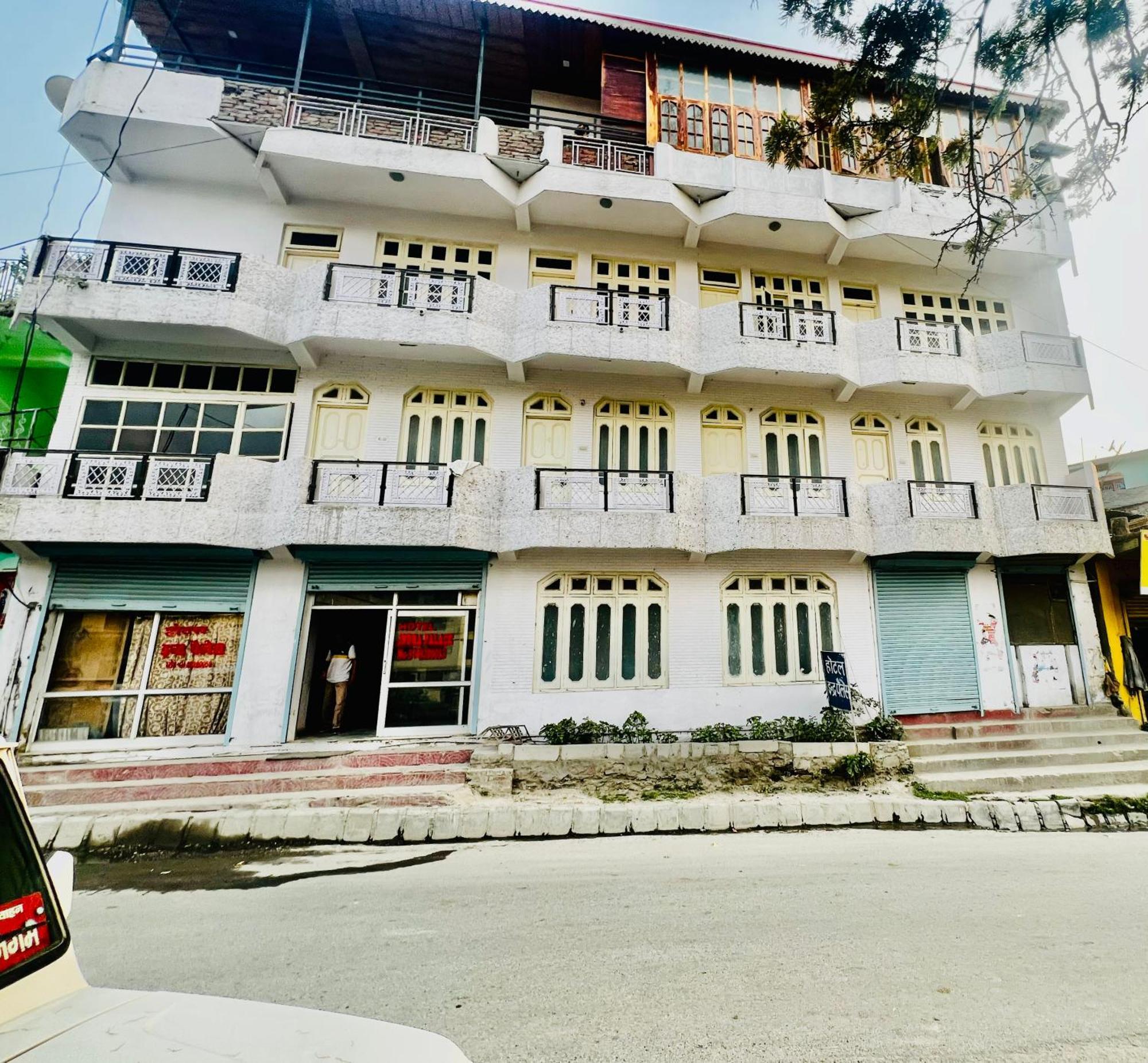 Inder Palace Barkot Bagian luar foto